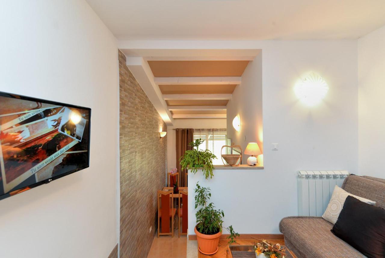 Apartments Voltica 1049 Rovinj Exterior foto