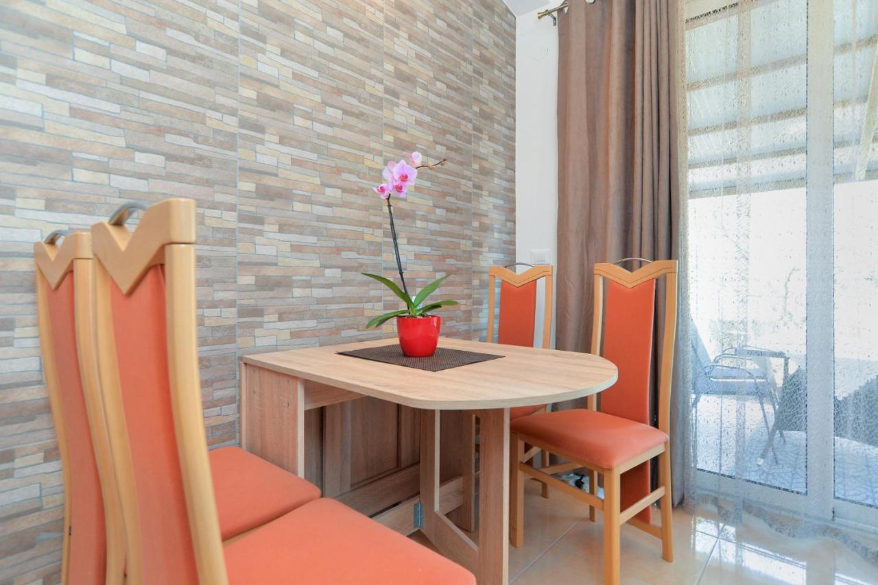Apartments Voltica 1049 Rovinj Exterior foto
